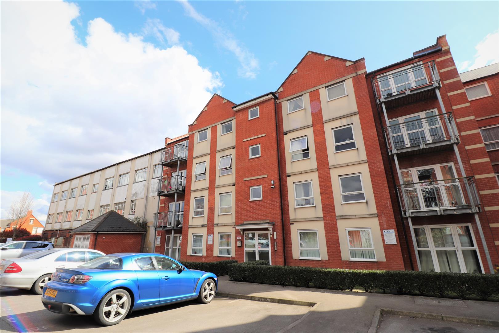 2 Bedroom Property For Sale in Northampton £144,995